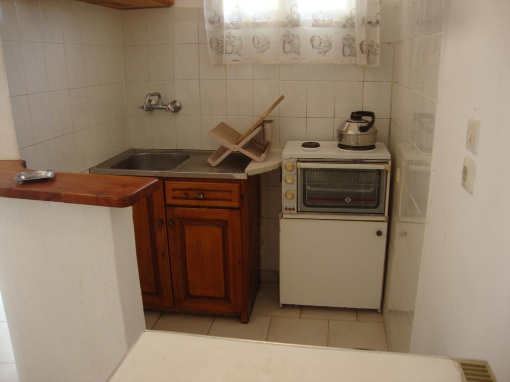 Alex Apartments Roda  Esterno foto